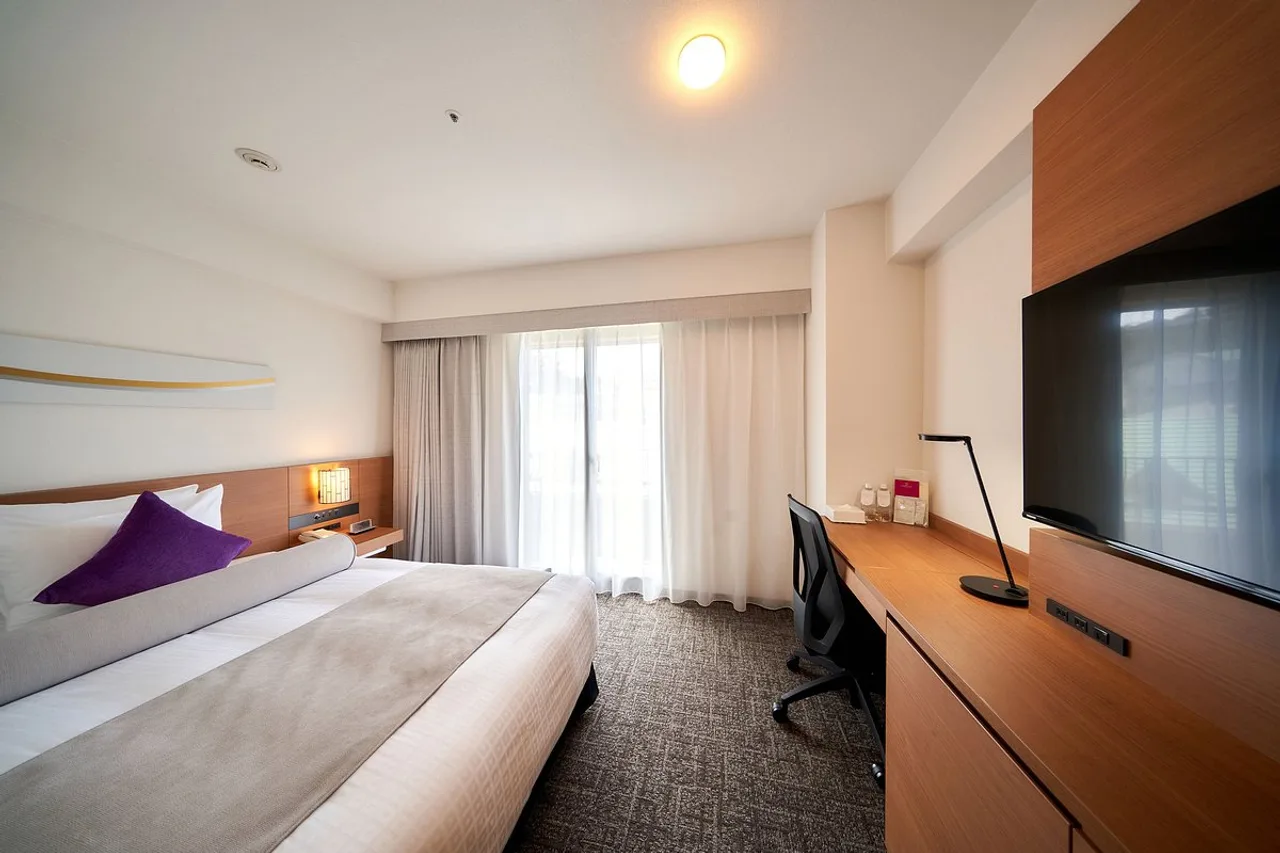 ANA Crowne Plaza Nagasaki Gloverhill — rooms and atmosphere