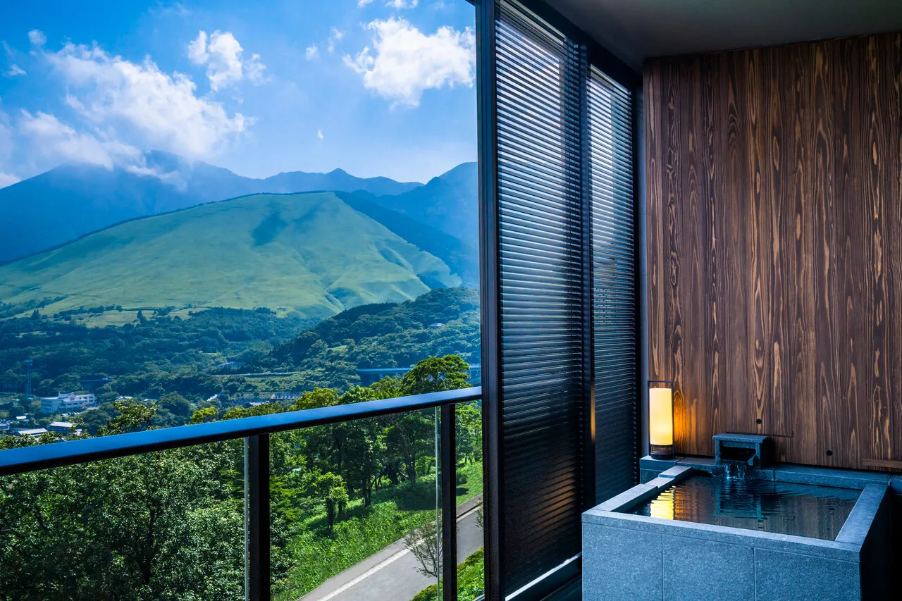 ANA InterContinental Beppu Resort & Spa — rooms and atmosphere