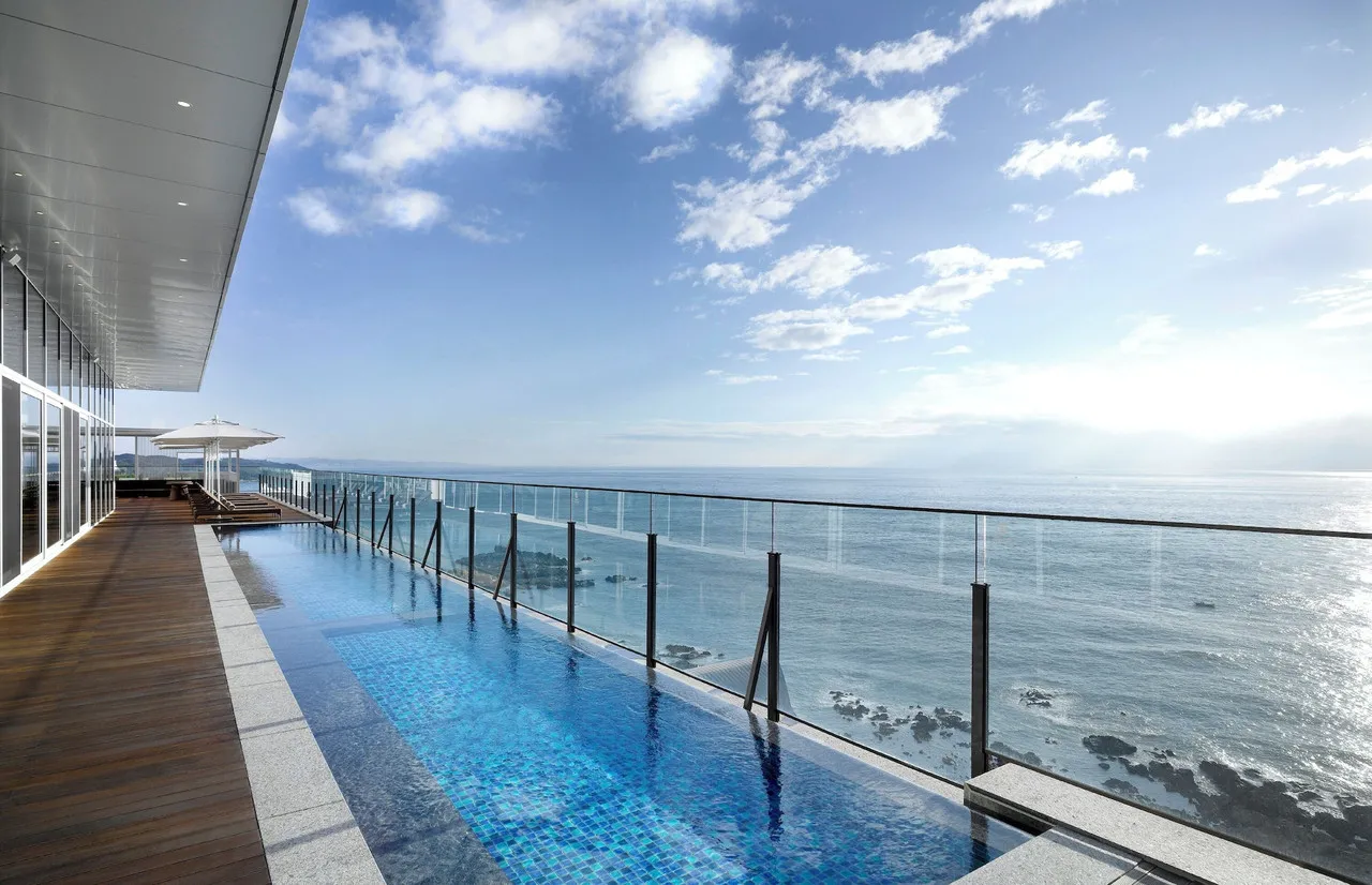 Ananti at Busan Cove — rooms and atmosphere