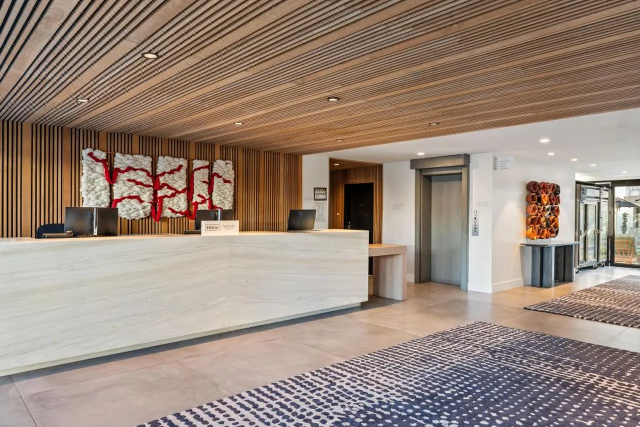 The Anthem Los Angeles Stadium District, Tapestry Collection by Hilton — rooms and atmosphere