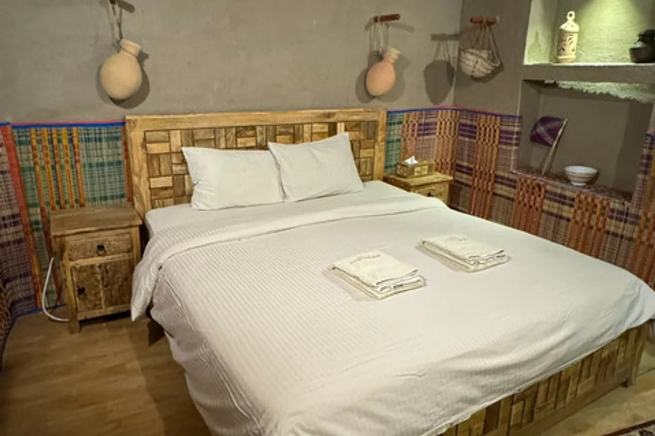Antique Inn — ภาพห้องพักและบรรยากาศ