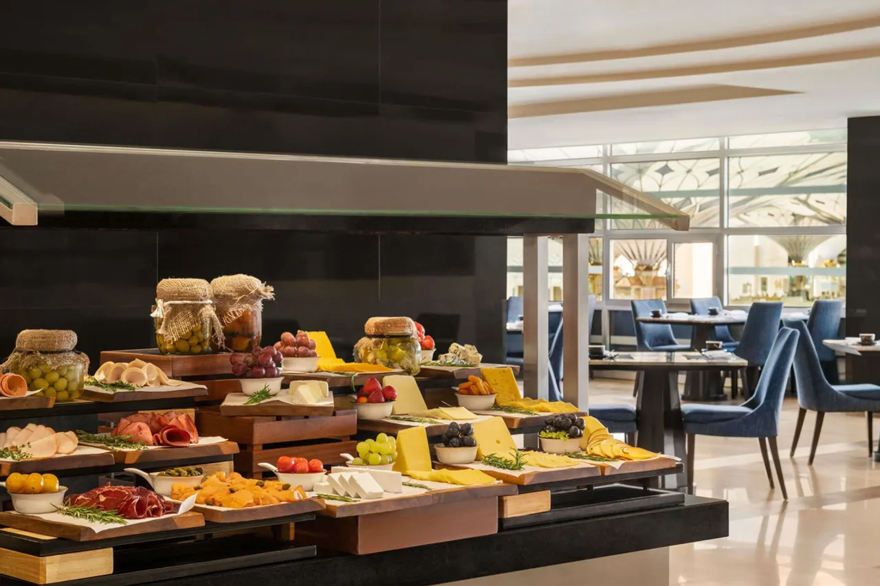 Anwar Al Madinah Movenpick Hotel — ภาพห้องพักและบรรยากาศ