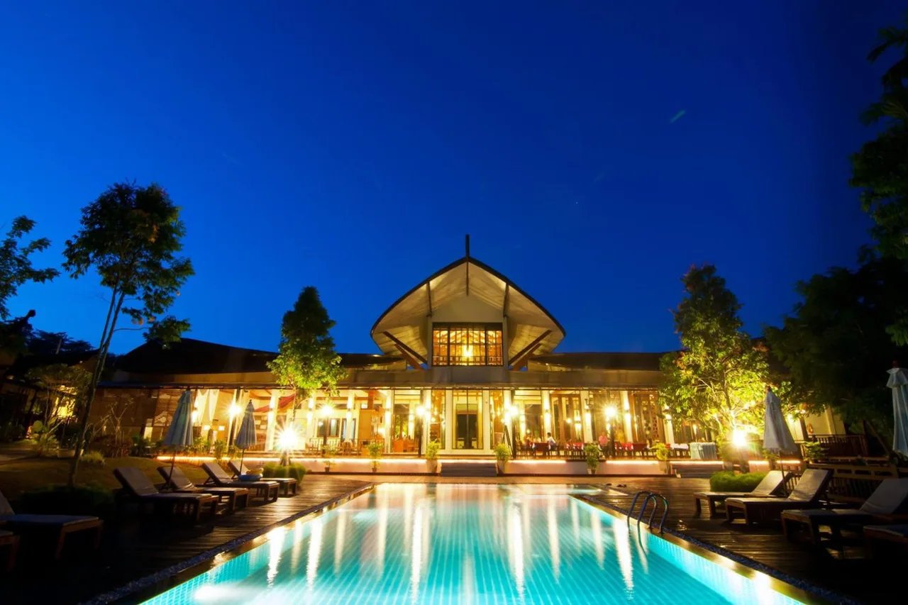 Aonang Phu Petra Resort, Krabi — rooms and atmosphere