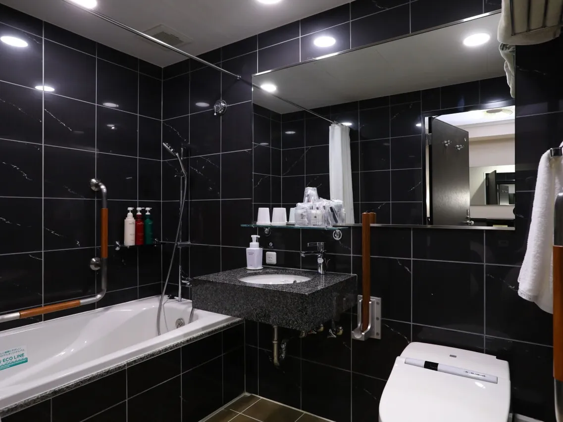 APA Hotel Asakusa-Kuramae — rooms and atmosphere