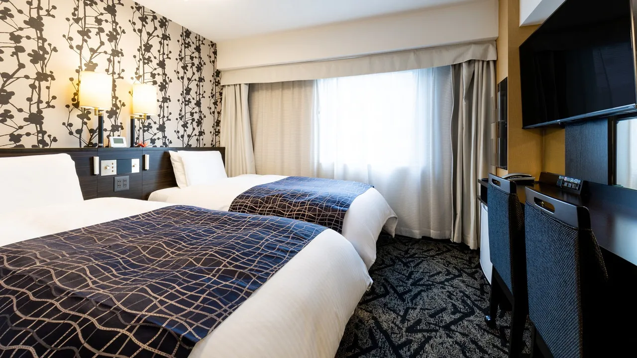 APA Hotel Osaka Hommachi Ekimae — rooms and atmosphere