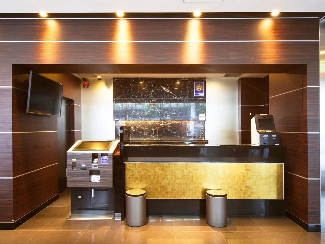 APA Hotel Osaka Hommachi Ekimae — rooms and atmosphere