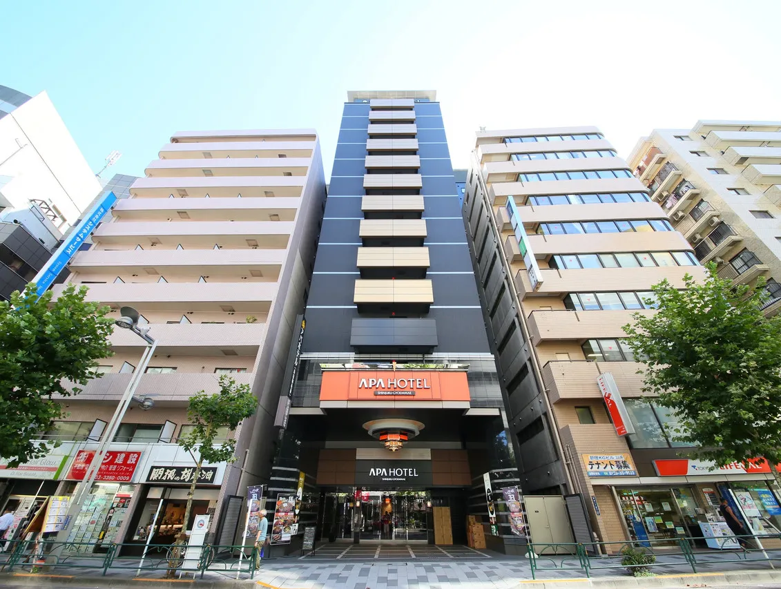 APA Hotel Shinjuku Gyoemmae — rooms and atmosphere