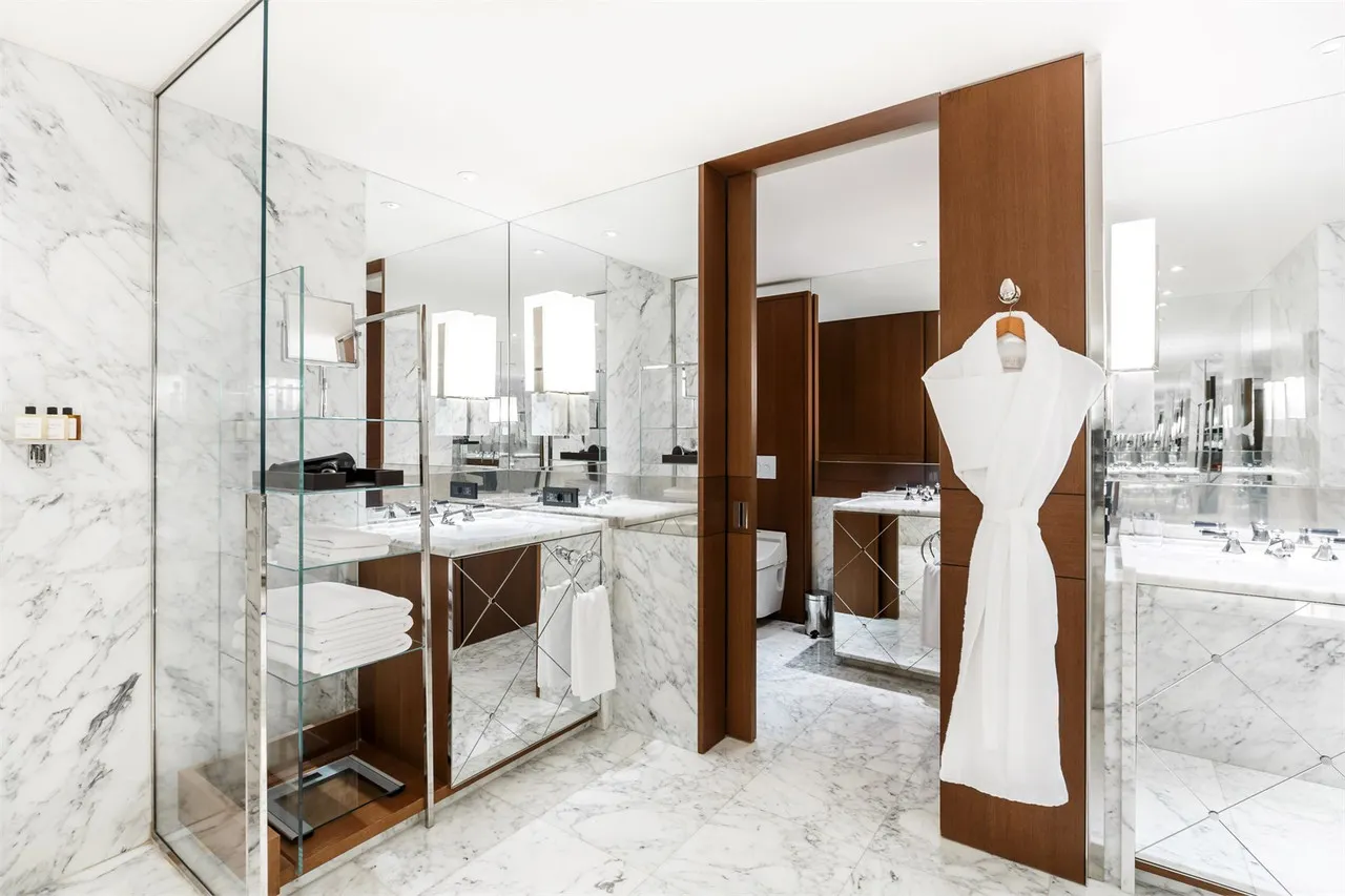 Ararat Park Hyatt Moscow — rooms and atmosphere
