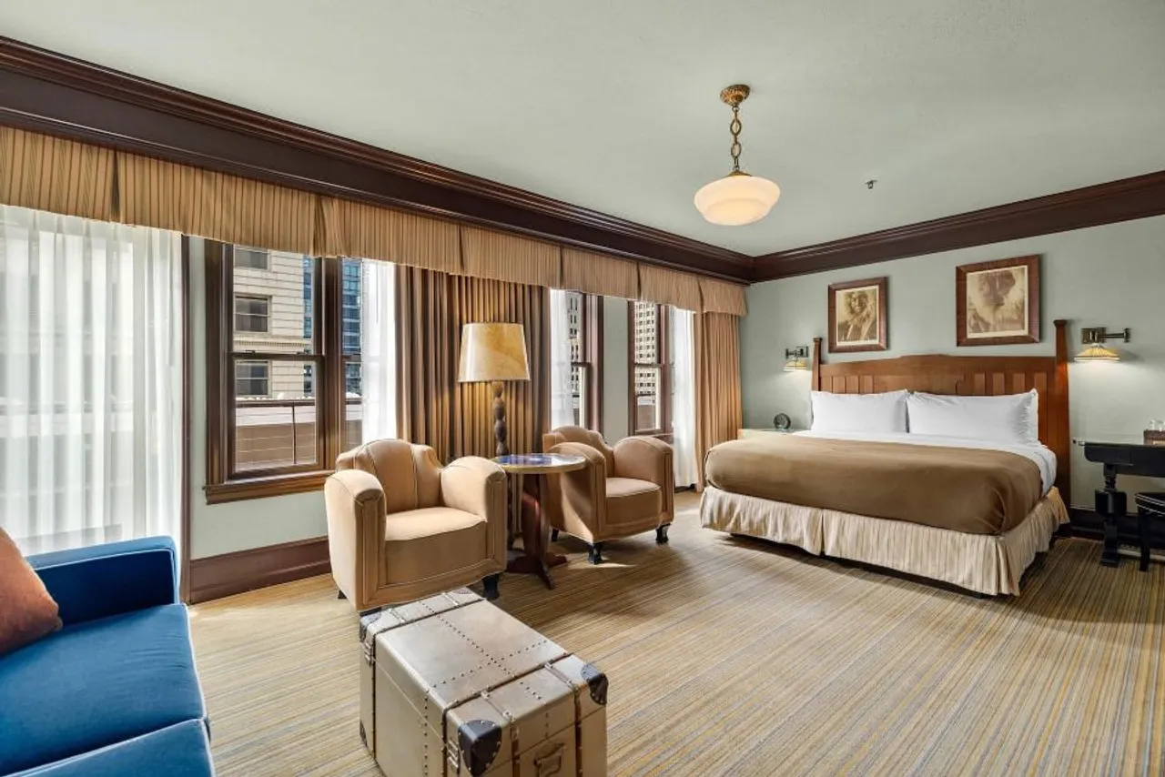 Arctic Club Hotel (The Arctic Club Seattle) — rooms and atmosphere
