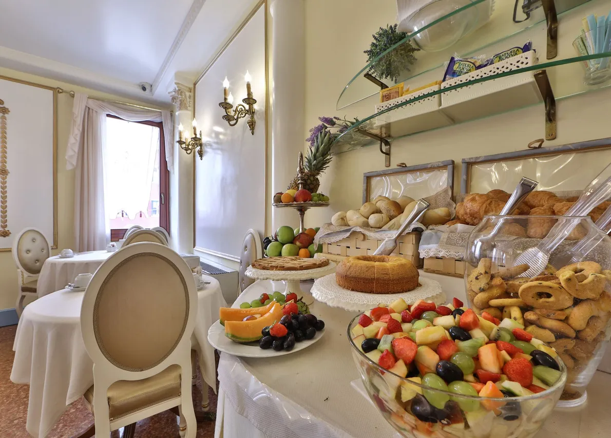 Arlecchino Hotel — rooms and atmosphere
