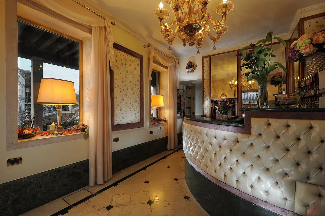 Arlecchino Hotel — rooms and atmosphere