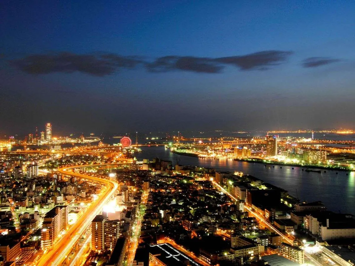 Art Hotel Osaka Bay Tower — rooms and atmosphere