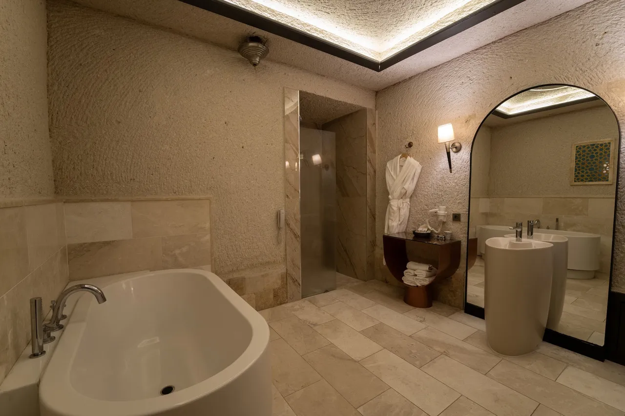 Artemis Cave Suites — rooms and atmosphere