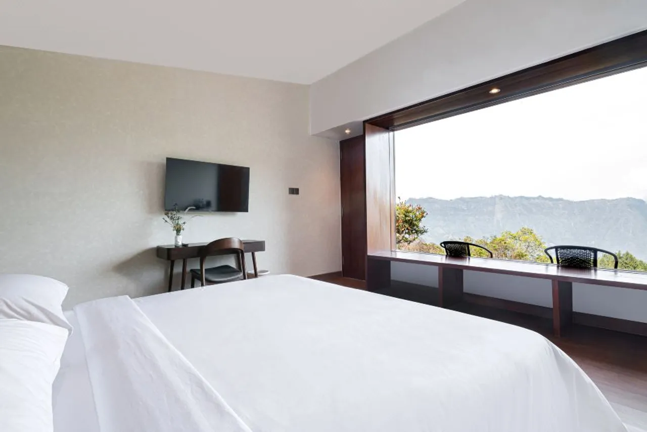 ARTOTEL Cabin Bromo — rooms and atmosphere