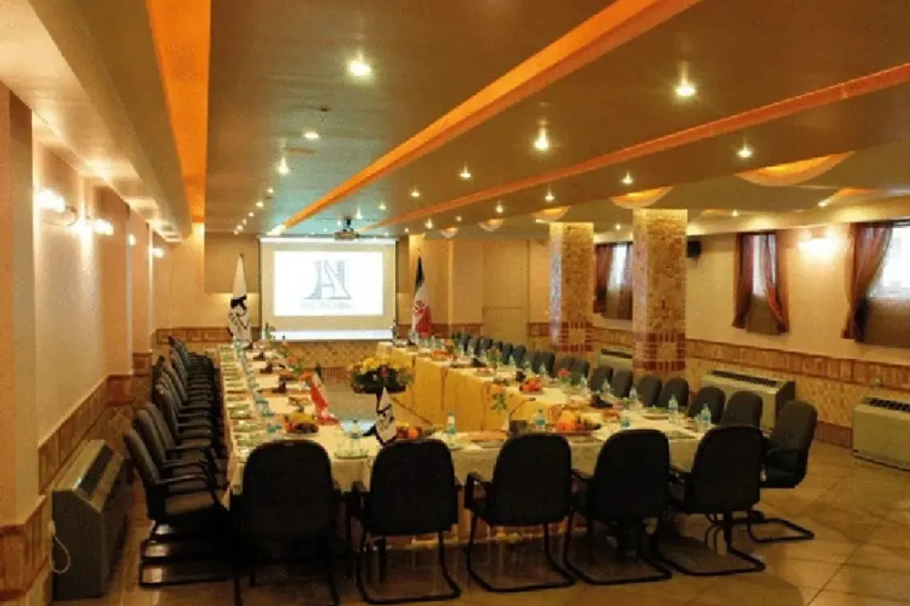 Aseman Hotel — ภาพห้องพักและบรรยากาศ