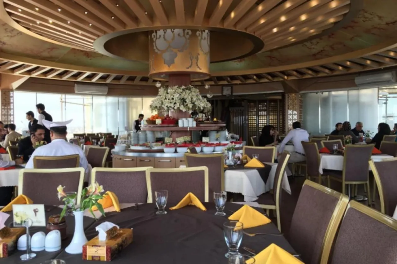 Aseman Hotel — ภาพห้องพักและบรรยากาศ