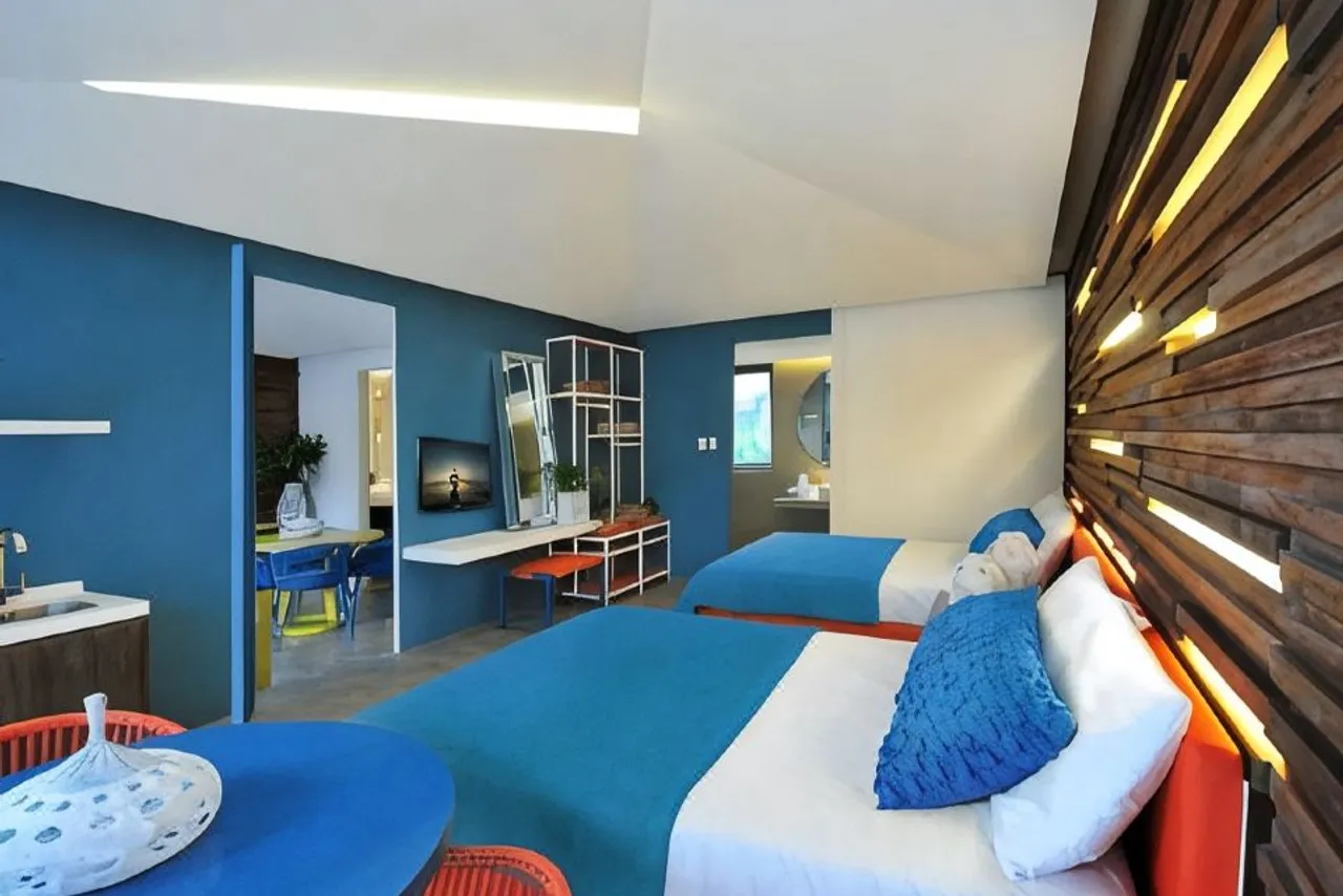 Astoria Palawan — rooms and atmosphere