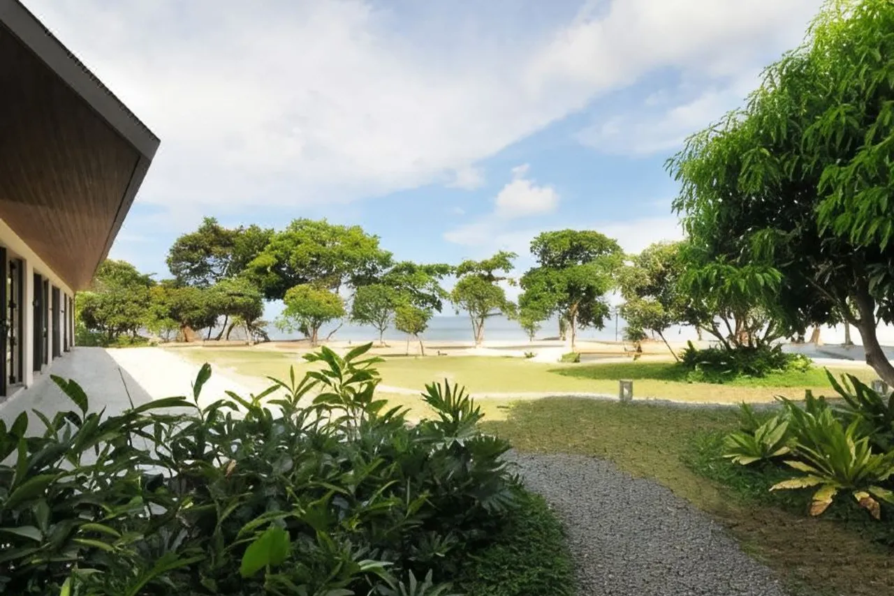 Astoria Palawan — rooms and atmosphere