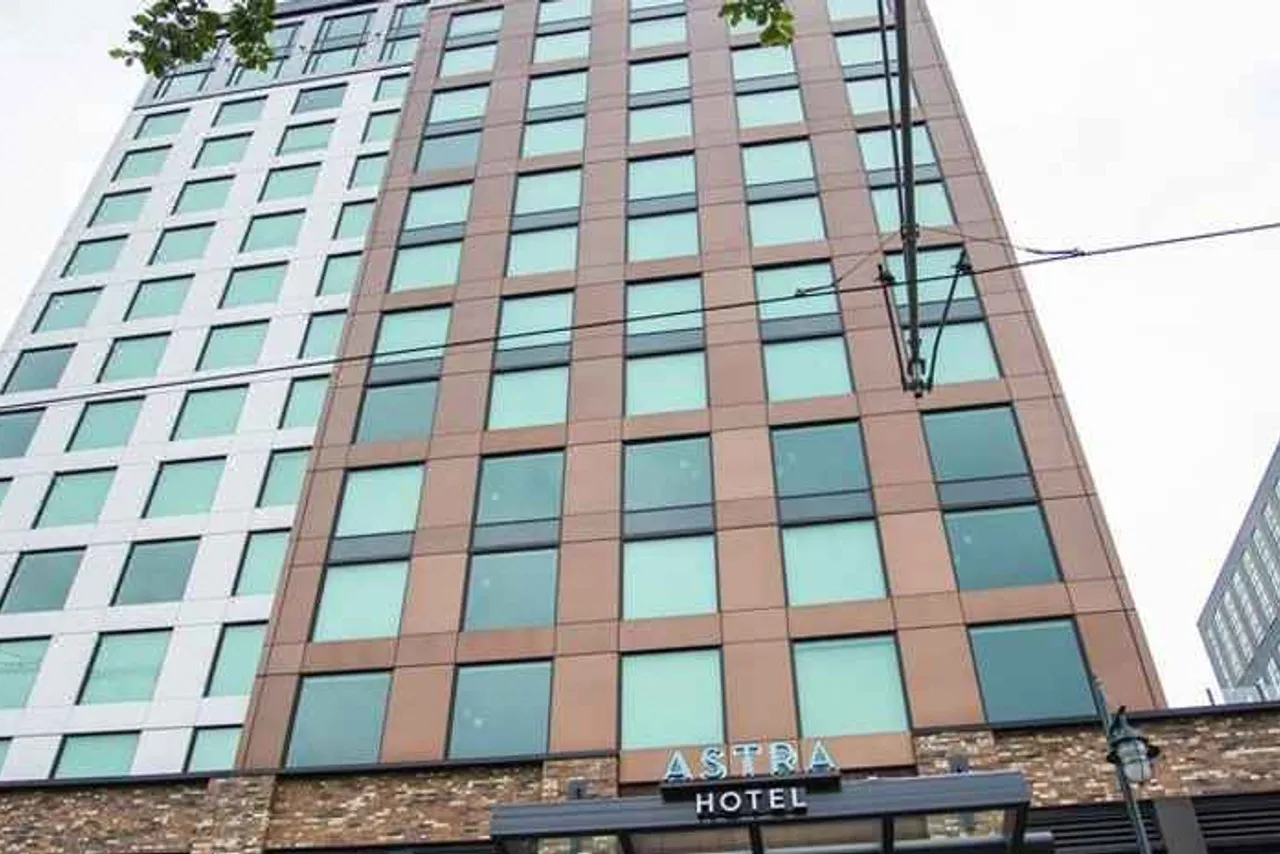Astra Hotel, Seattle, a Tribute Portfolio Hotel by Marriott — rooms and atmosphere