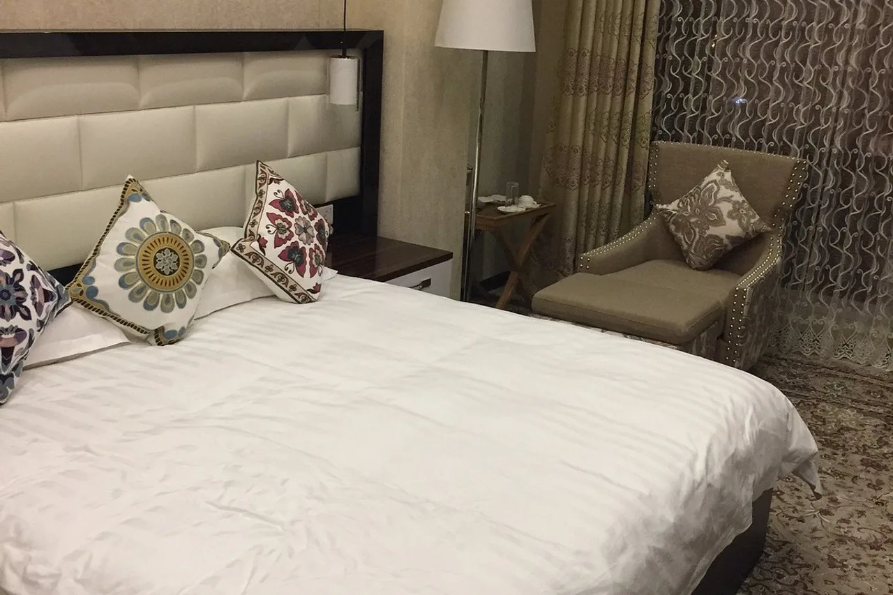 Atlas Hotel Dushanbe — rooms and atmosphere