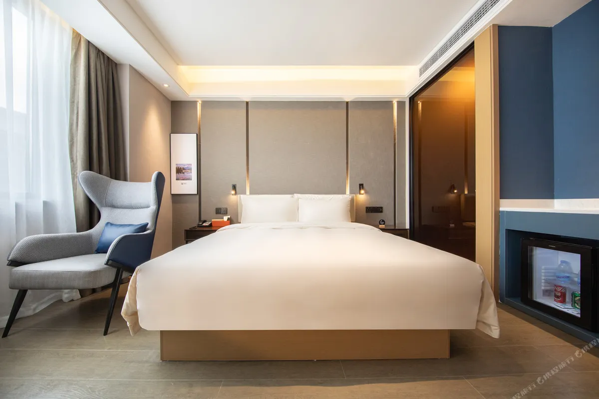 Atour Hotel Kunming Green Lake Yunnan University — rooms and atmosphere