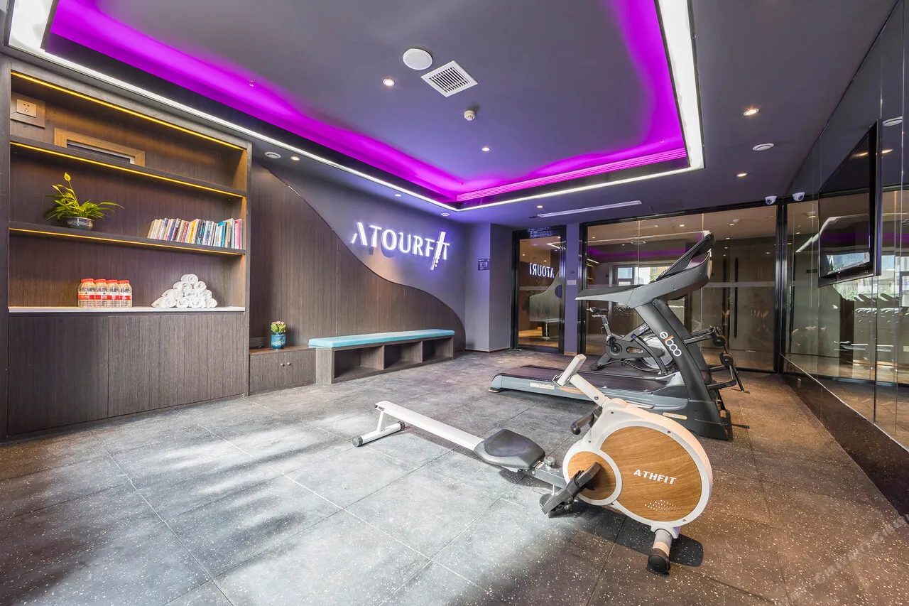 Atour Hotel Luoyang — rooms and atmosphere