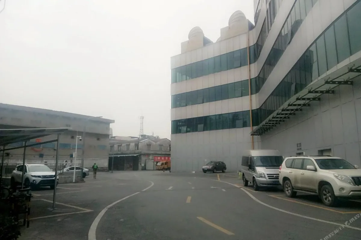 Atour Hotel Guangzhou Railway Station Sanyuanli — rooms and atmosphere
