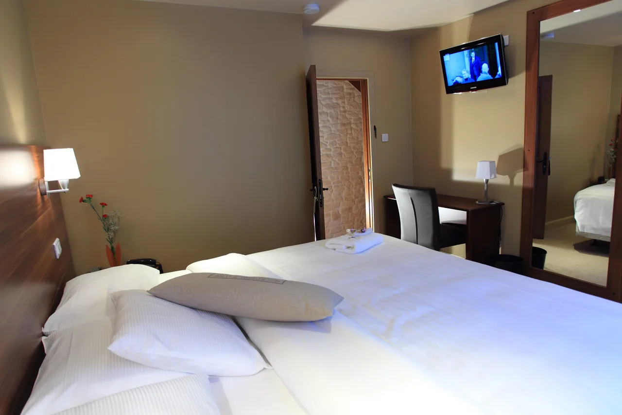 Auberge Saint-Pierre — rooms and atmosphere