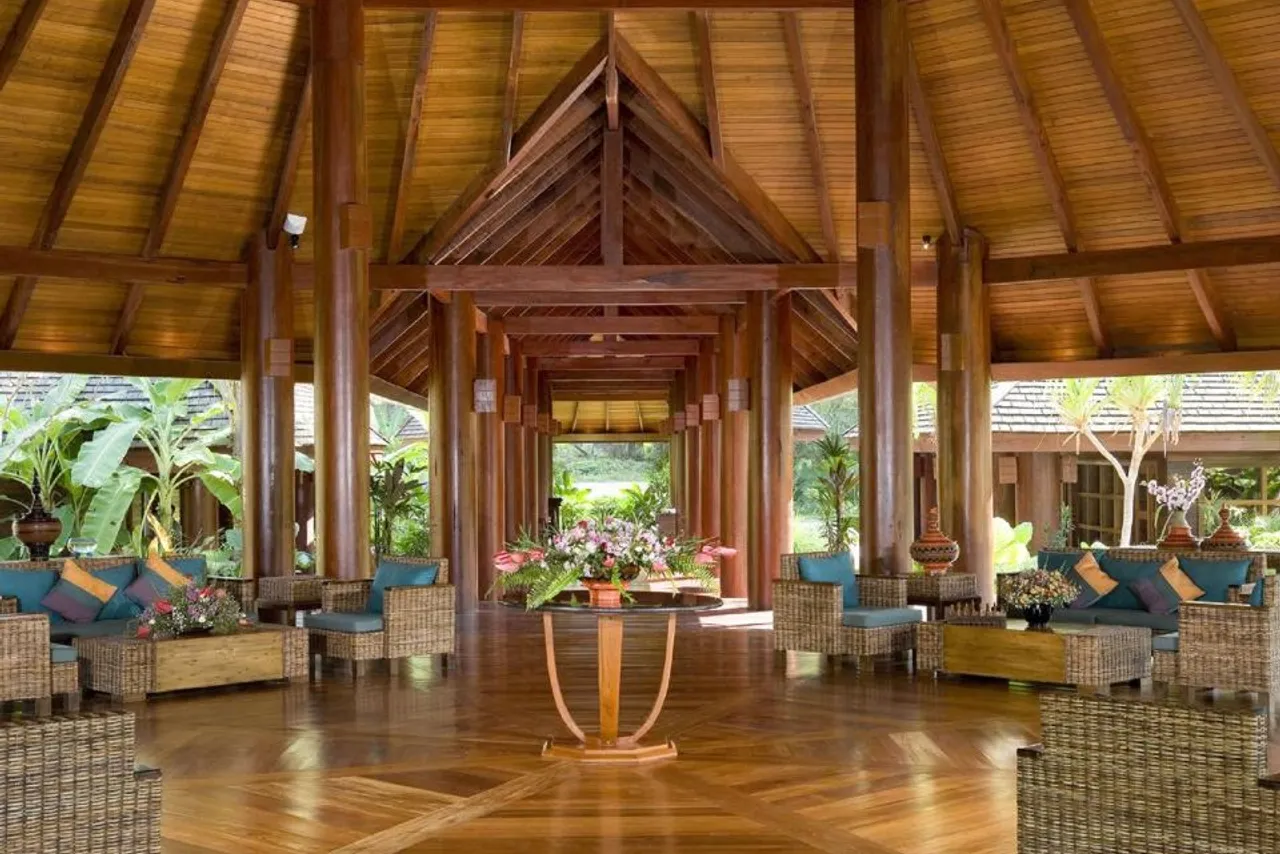 Aureum Palace Hotel & Resort Ngapali — rooms and atmosphere