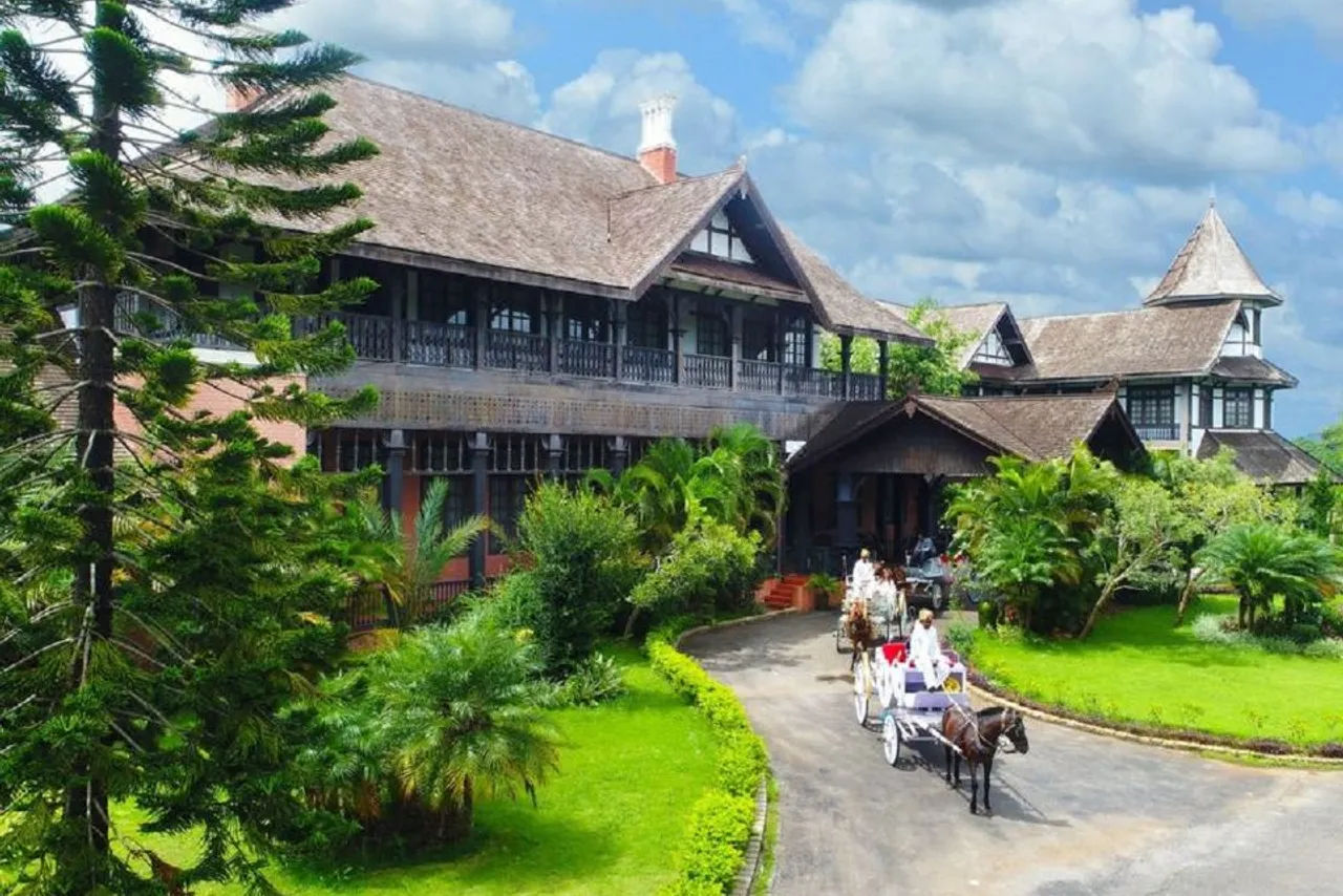 Aureum Palace Hotel & Resort, Pyin Oo Lwin — rooms and atmosphere