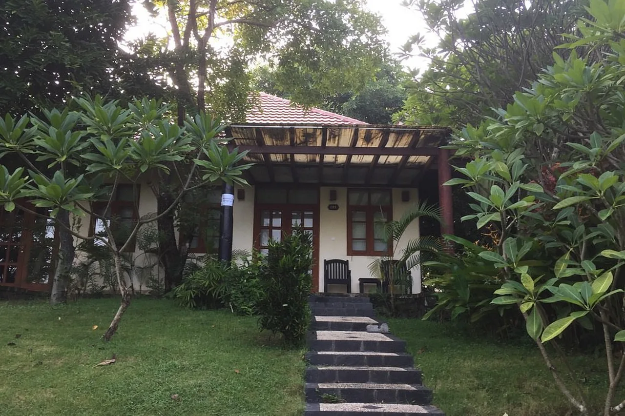 Aureum Palace Hotel &amp; Resort Nay Pyi Taw — rooms and atmosphere