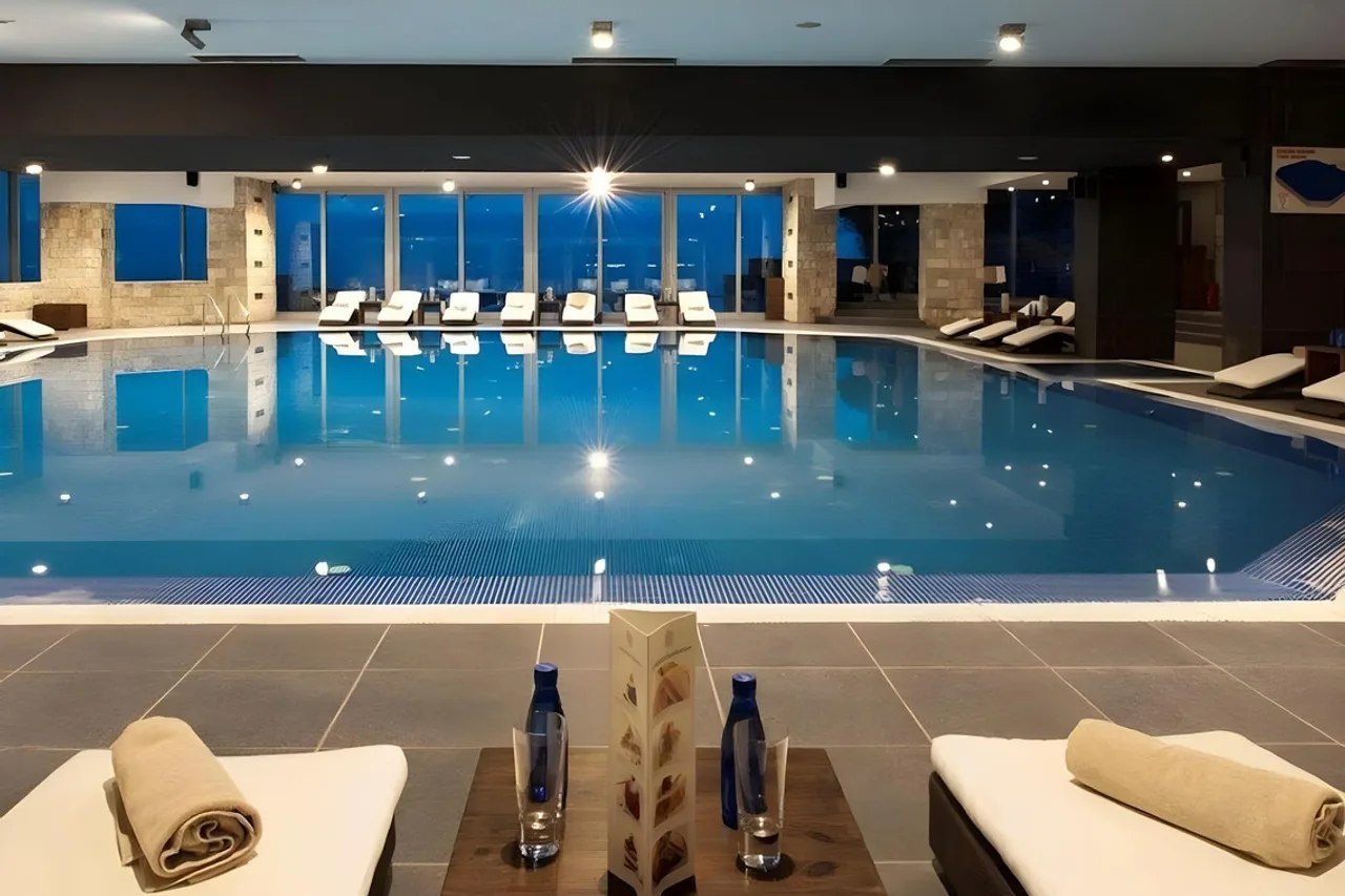 Avala Resort & Villas — ภาพห้องพักและบรรยากาศ