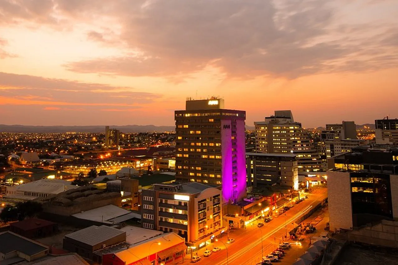 Avani Windhoek Hotel &amp; Casino — rooms and atmosphere