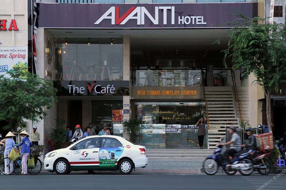 Avanti Hotel Saigon — rooms and atmosphere