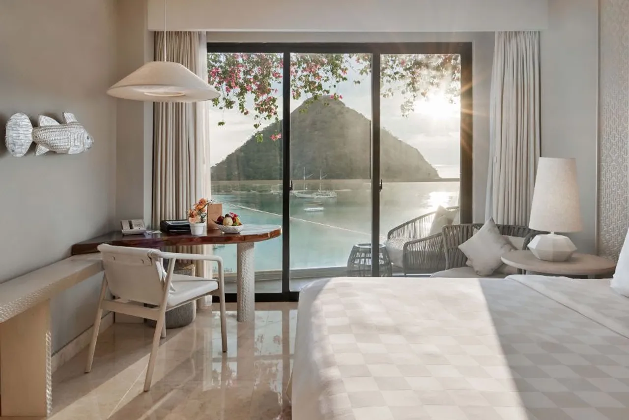 AYANA Komodo Waecicu Beach — rooms and atmosphere