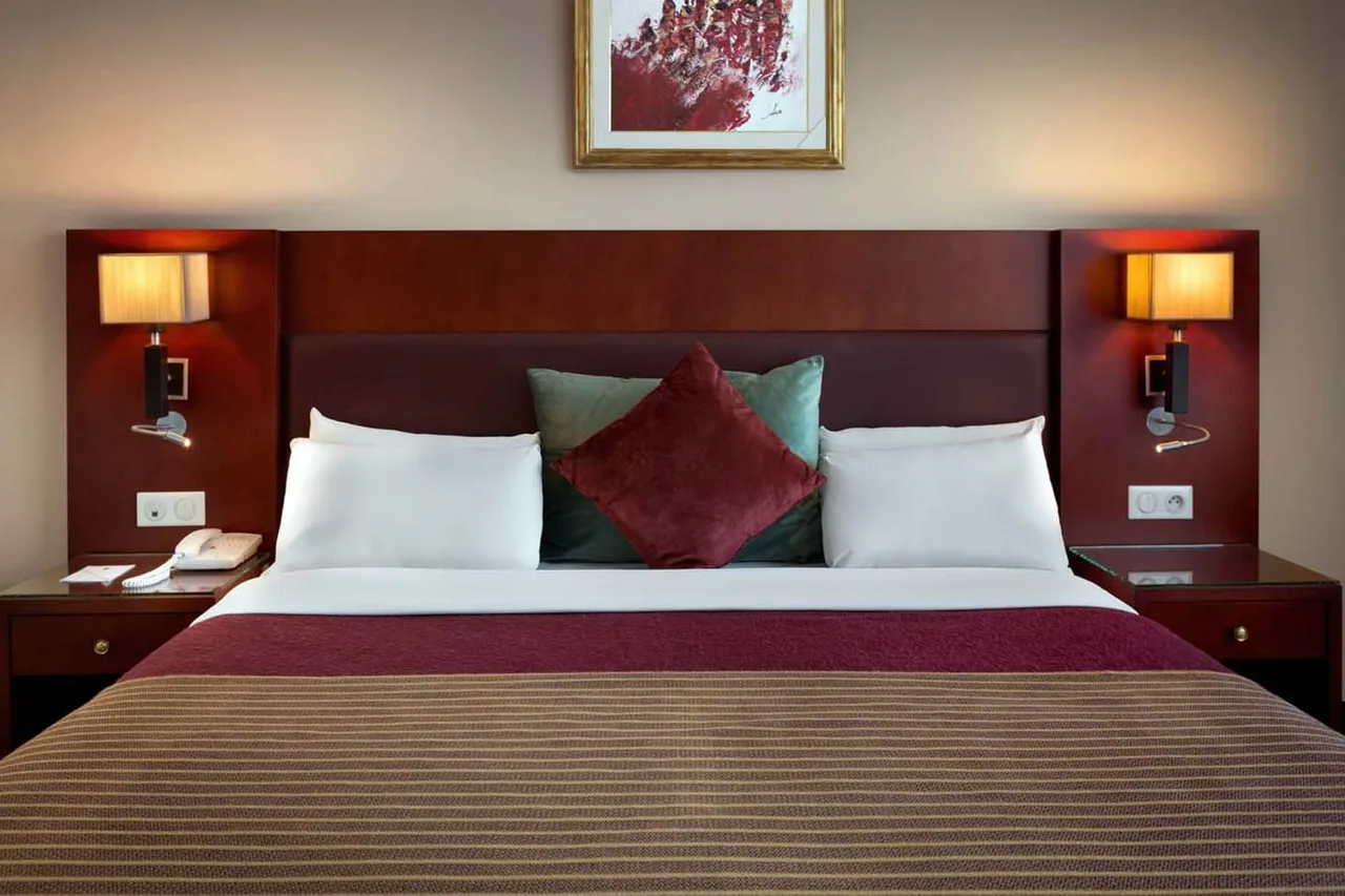 Azalai Hotel de la Plage Cotonou — rooms and atmosphere