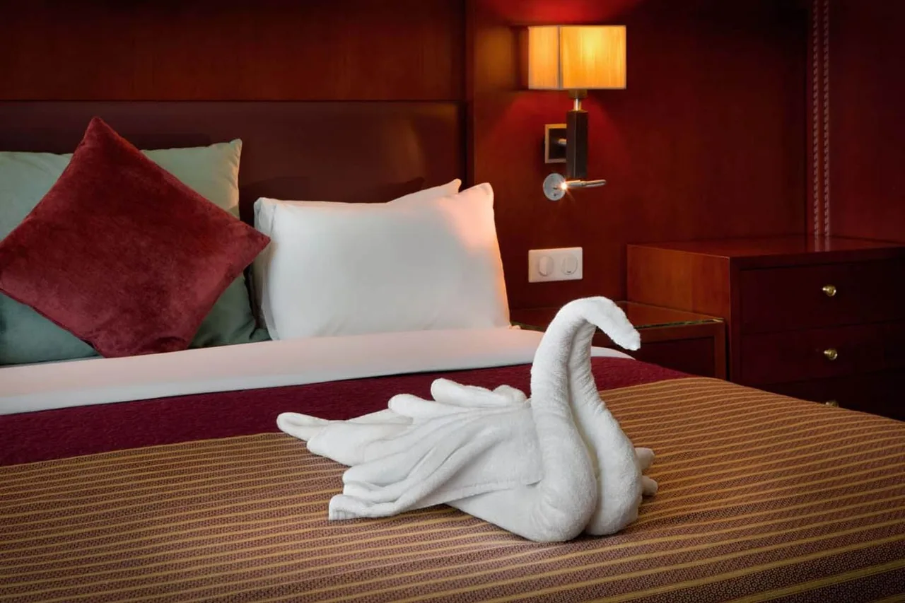 Azalai Hotel de la Plage Cotonou — rooms and atmosphere