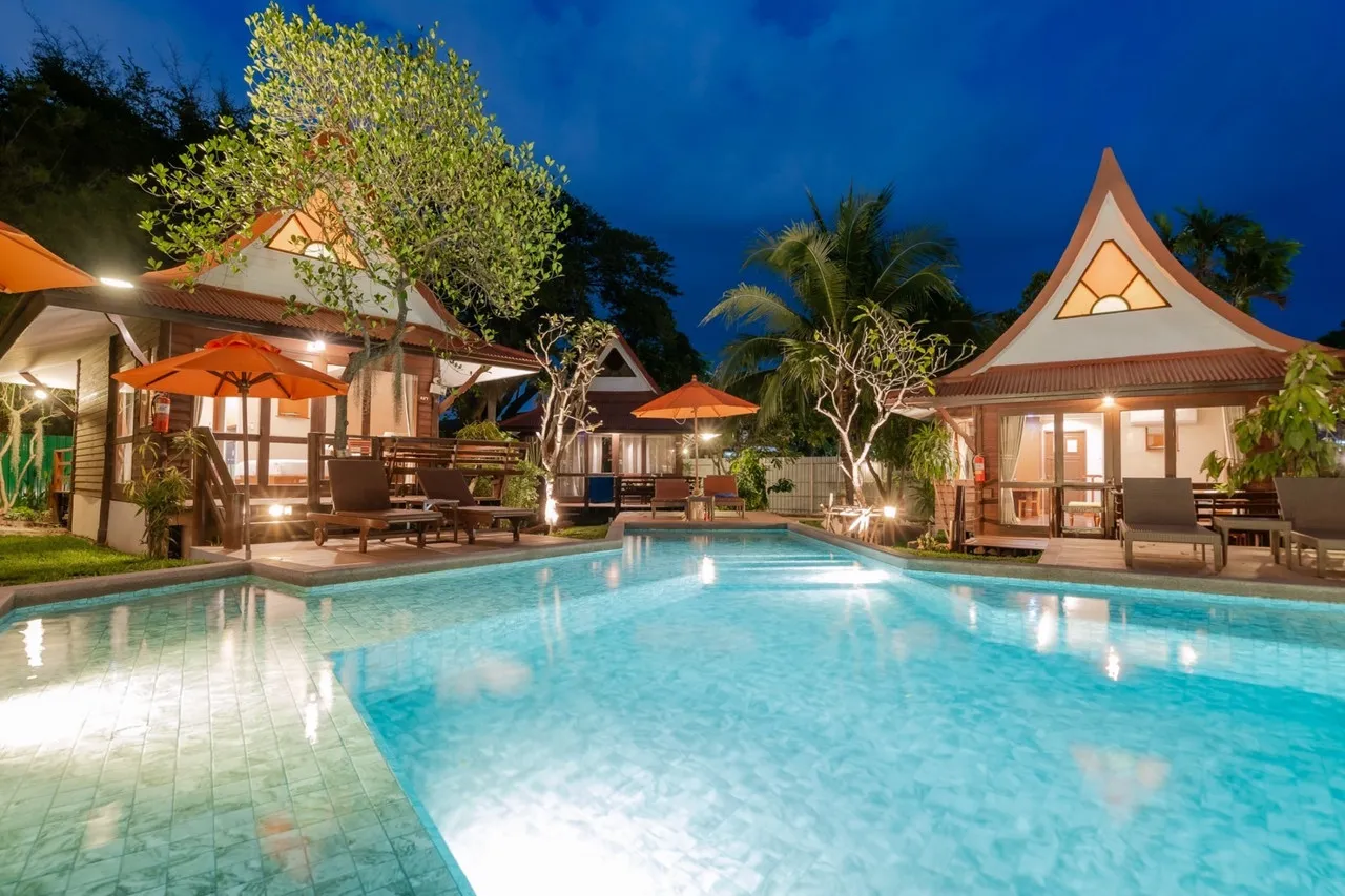 Baan Duangkaew Resort Hua Hin — rooms and atmosphere