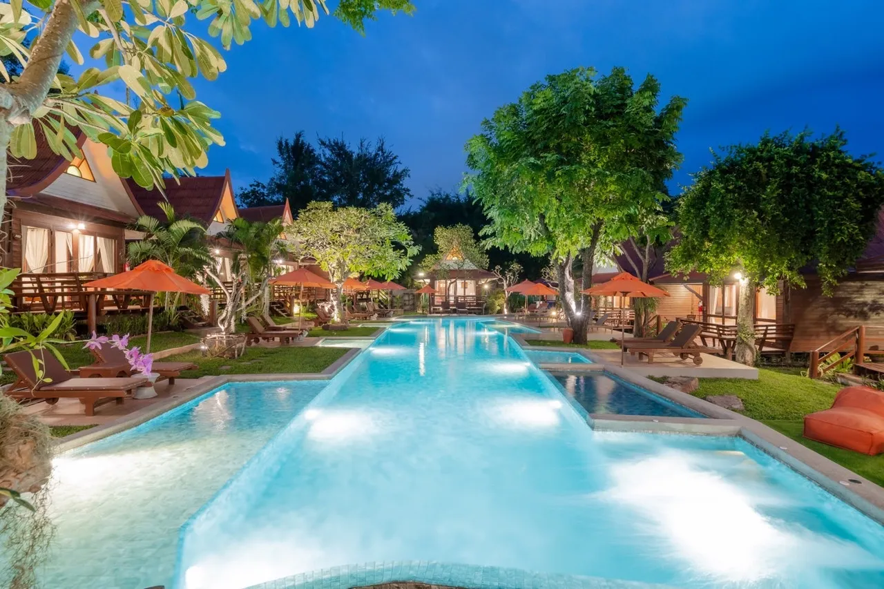 Baan Duangkaew Resort Hua Hin — rooms and atmosphere