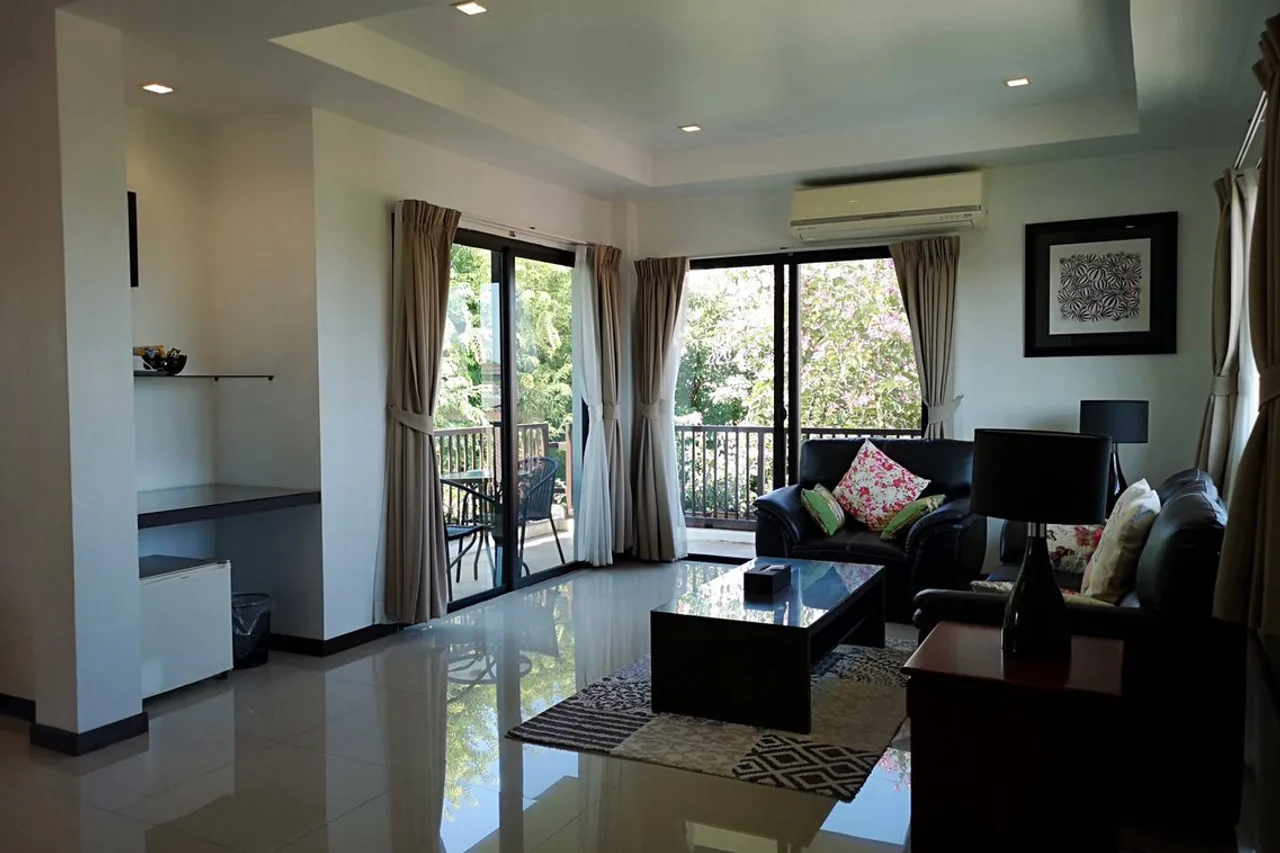 Baan Nan Hotel — rooms and atmosphere