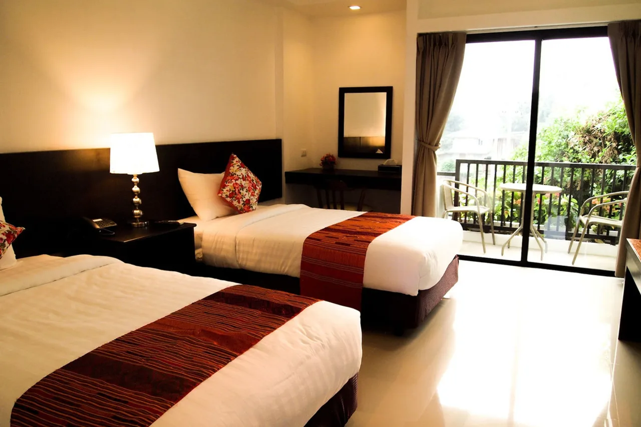 Baan Nan Hotel — rooms and atmosphere