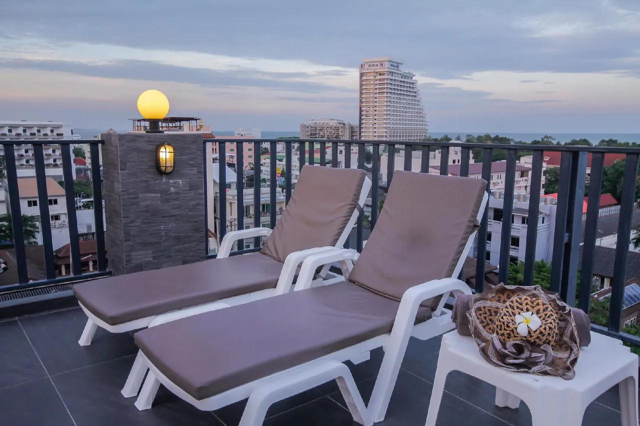 Baan Nilrath Hotel Hua Hin — rooms and atmosphere