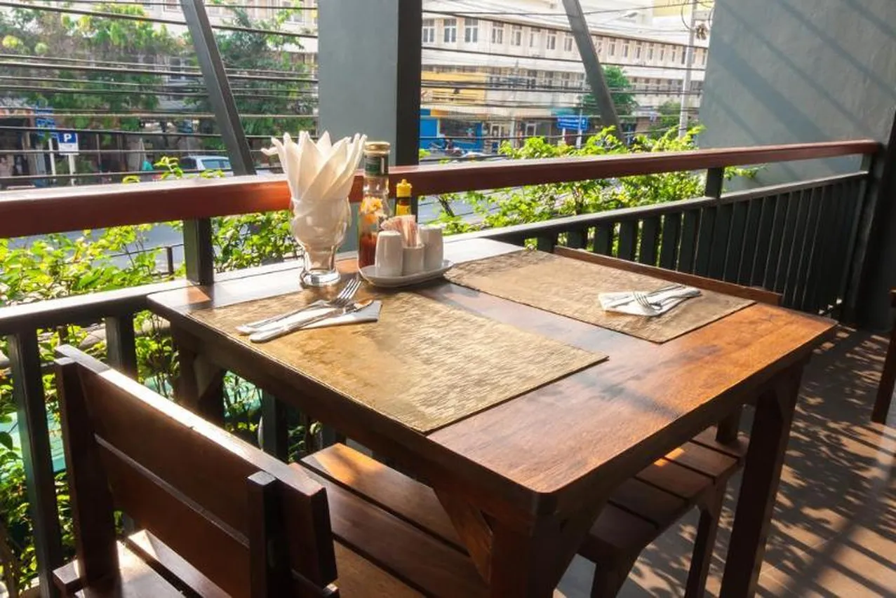 Baan Nilrath Hotel Hua Hin — rooms and atmosphere
