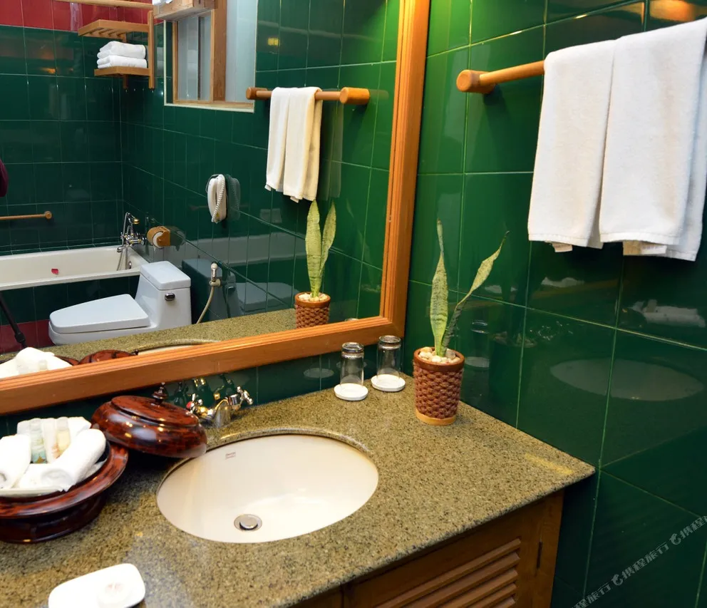 Bagan Thande Hotel — rooms and atmosphere