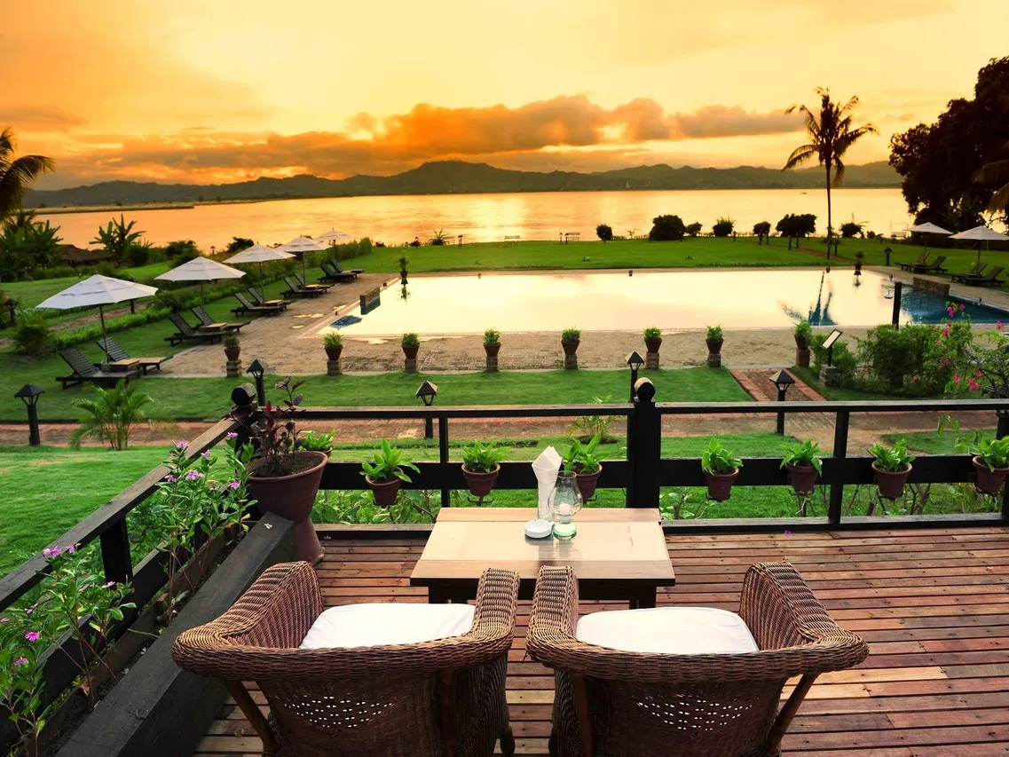 Bagan Thiripyitsaya Sanctuary Resort — rooms and atmosphere