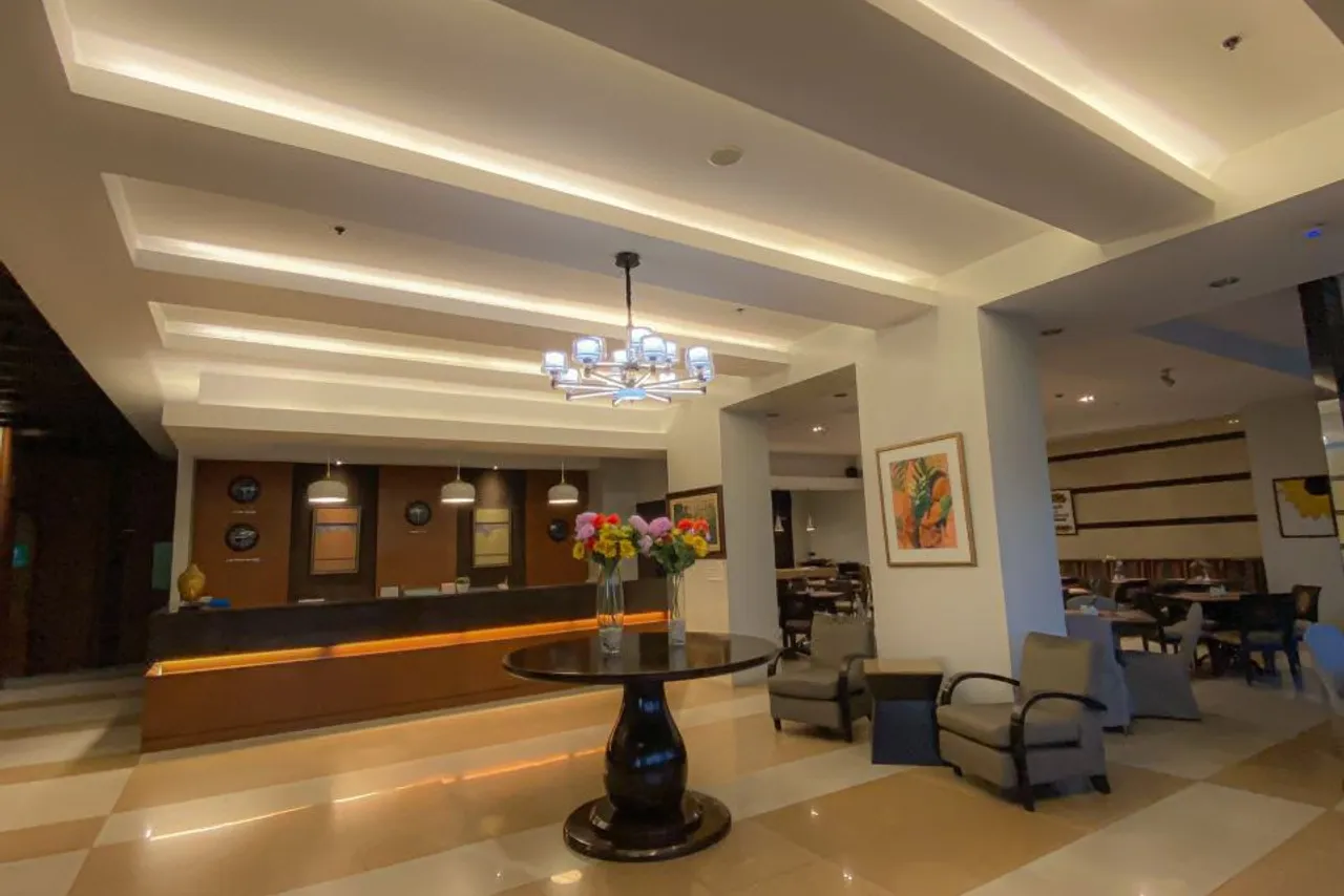 Baguio Burnham Suites Hotel — rooms and atmosphere