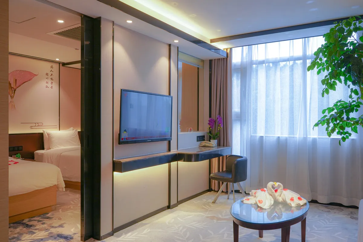 Baiyun City Hotel Guangzhou Railway Station — rooms and atmosphere