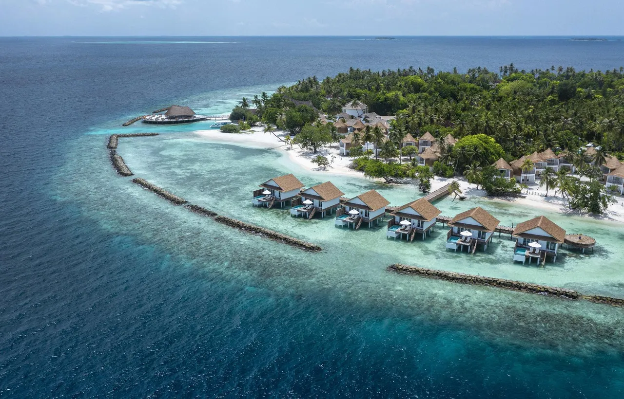 Bandos Maldives — rooms and atmosphere