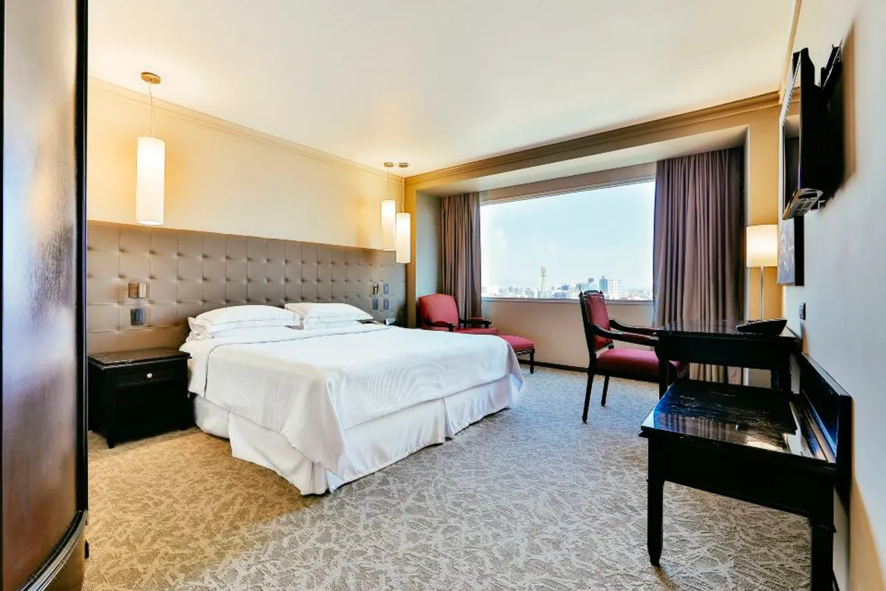 Barcelo Mexico Reforma — rooms and atmosphere