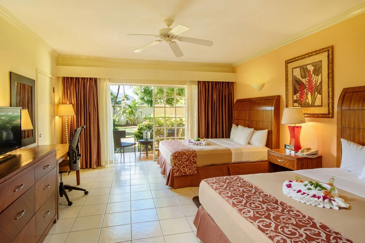 Bay Gardens Hotel — กรอสอีเล
